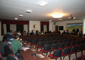 Cengiz gençlerle istişare etti